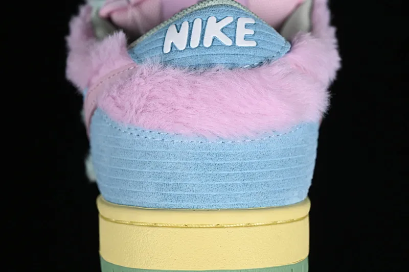 All Categories Nk SB Dunk Series Nk SB Dunk Low Low-top sneakers C version Verdy x Nk SB Dunk Low "Visty" joint model SB low-top casual sneakers FN6040-400